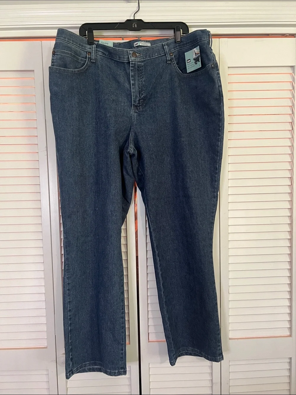 Lee Straight Leg Jeans in Dark Blue Denim - Picture 6 of 8